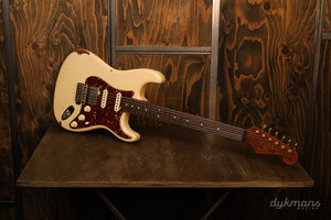 Fender Custom Shop 1960 Stratocaster Relic HSS Desert Sand