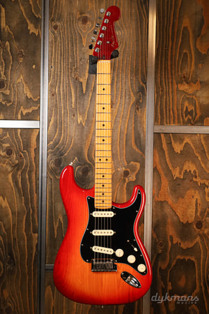 Fender Ultra Luxe Stratocaster Plasma Red Burst 2021