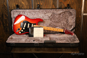 Fender Ultra Luxe Stratocaster Plasma Red Burst 2021