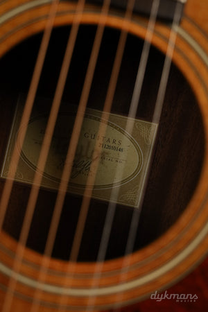 Taylor 214ce