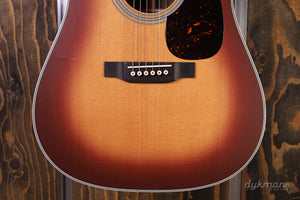 Martin D-28 Satin Amberburst