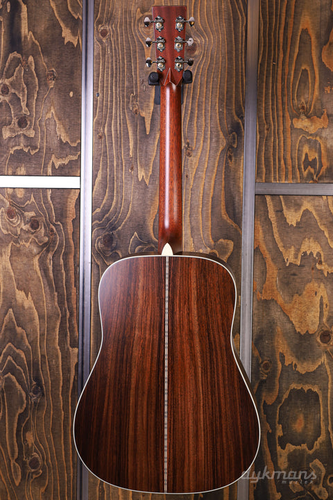 Martin D-28 Satin Amberburst