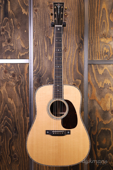 Martin D-42 Modern Deluxe PRE-OWNED!