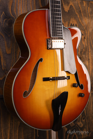 Eastman AR805CE
