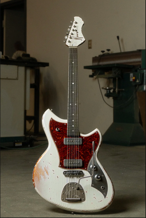 Novo Novo Serus J Dealer Limited in Olympic White over Aztec Gold